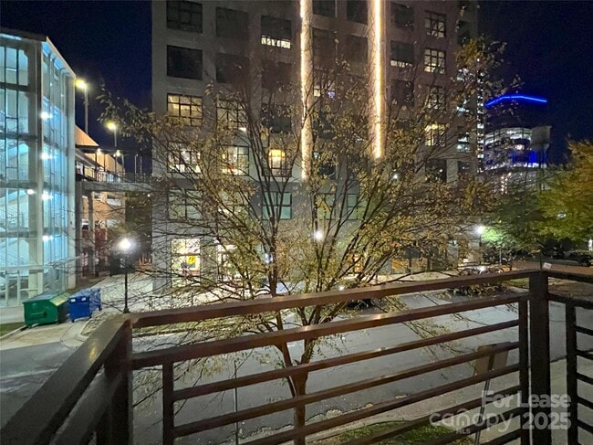 Building Photo - 211 Doggett St