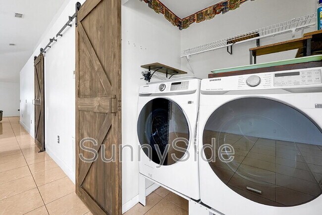 Building Photo - 2431 Marcasite Loop