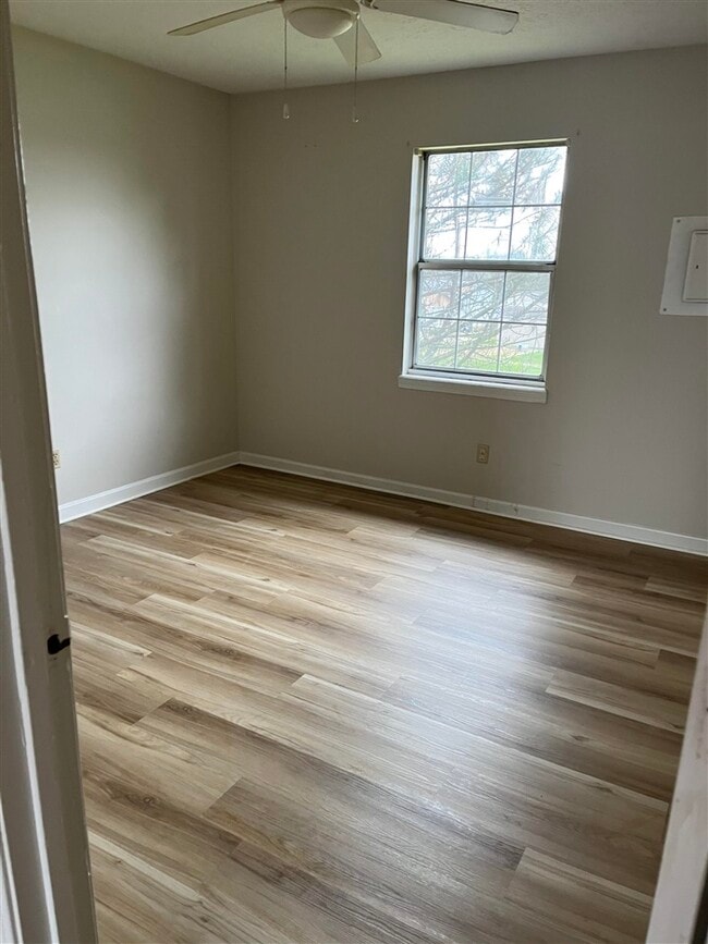 Building Photo - 1420 Hill St