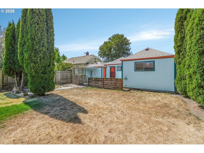 Building Photo - Warner Street Northeast