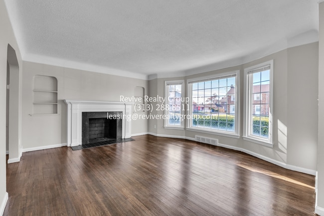 Building Photo - 18010 Sorrento Ave