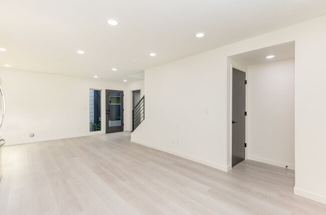 Building Photo - Opportunity to rent a new construction hom...