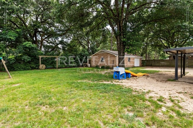 Building Photo - Spacious Brick Home in West Mobile!