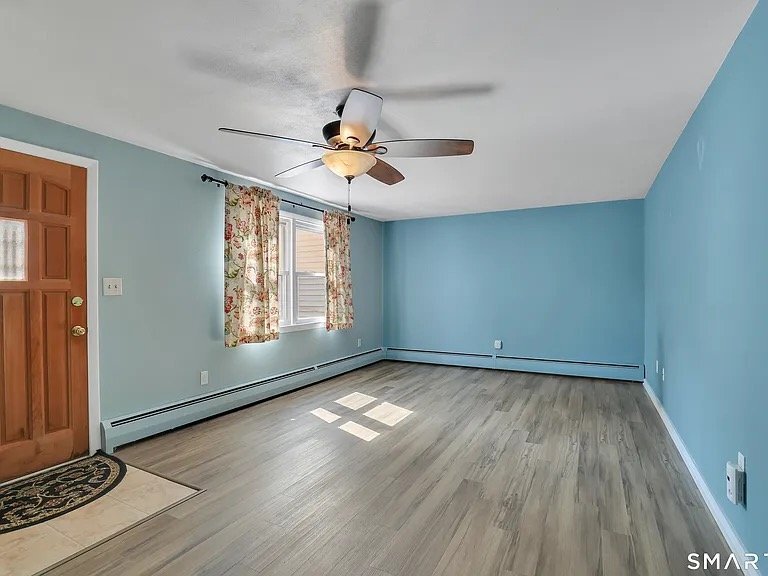 Building Photo - 20 Hill Farm Rd