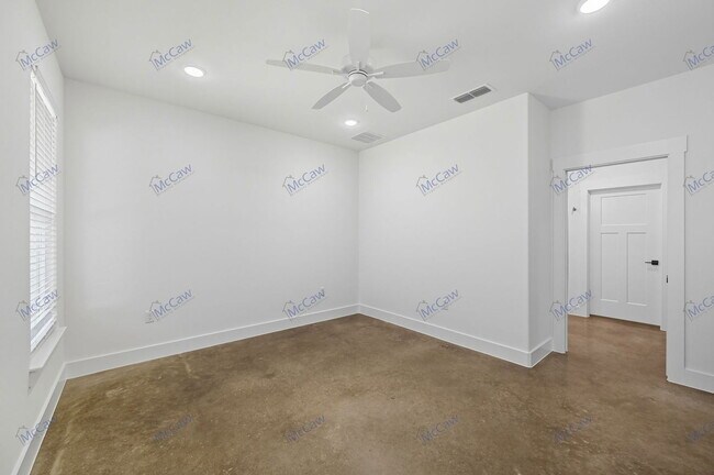 Building Photo - 100 Cardinal Wds