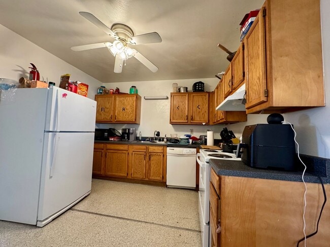 Building Photo - 1708 Grayland St
