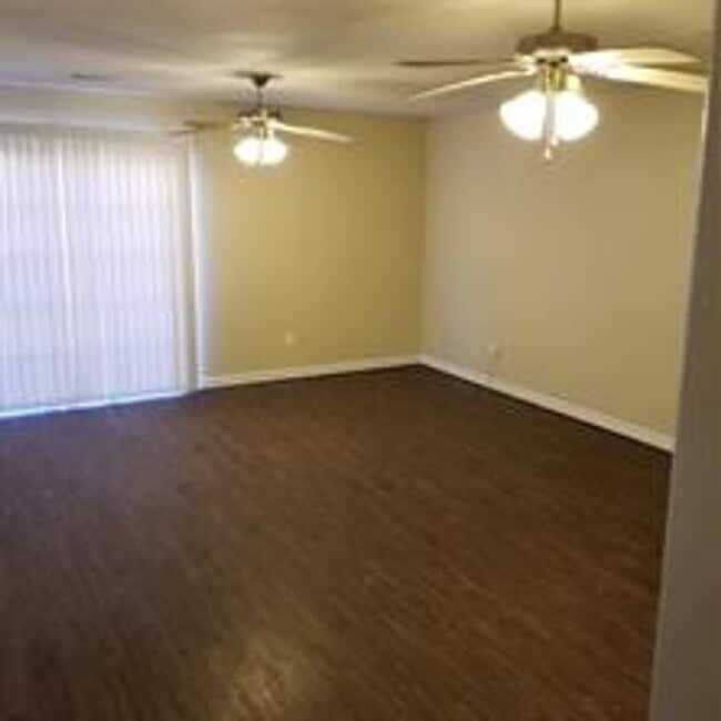 Building Photo - 330-330 Graystone Cir