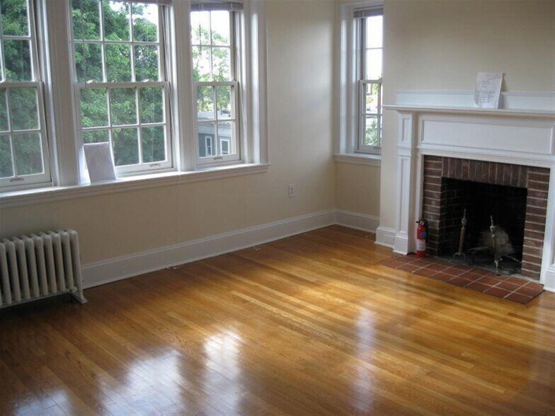 Building Photo - 361 Harvard St