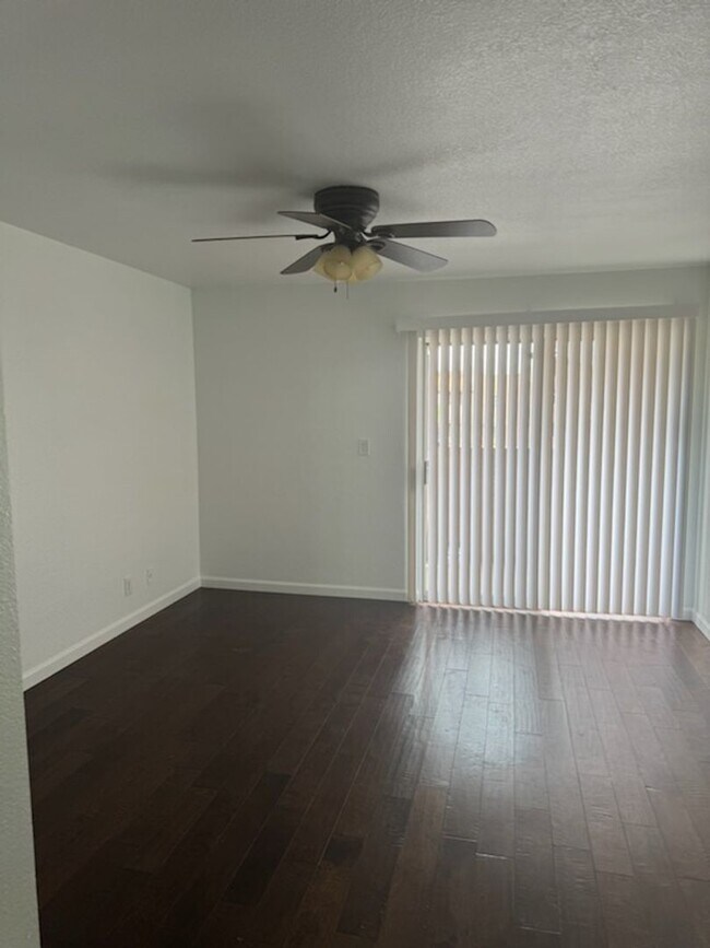 Building Photo - Mesa Tempe border 2 bedroom rental