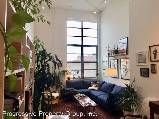 Building Photo - 348 Hyde St