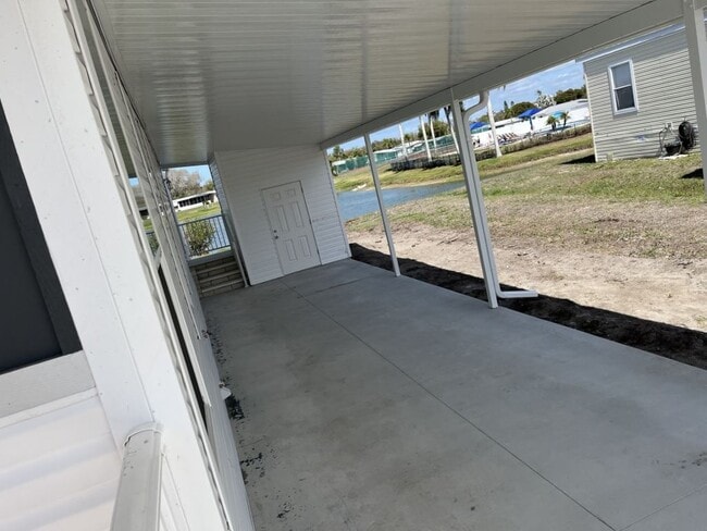 Building Photo - 7608 Lakeshore Dr