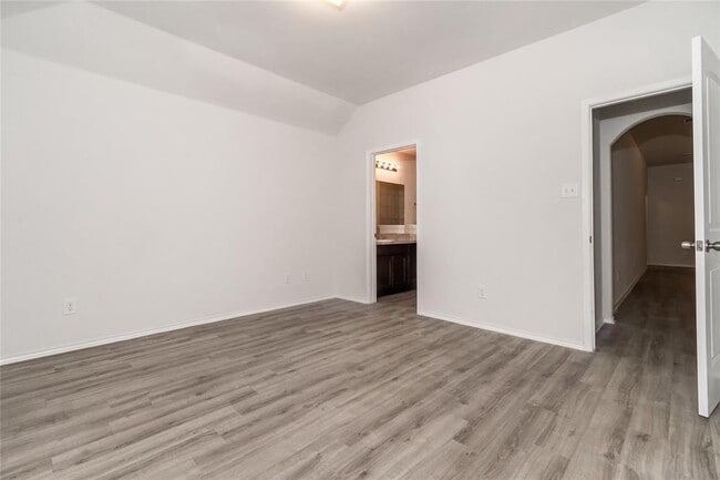 Building Photo - 7618 Merrylands Dr