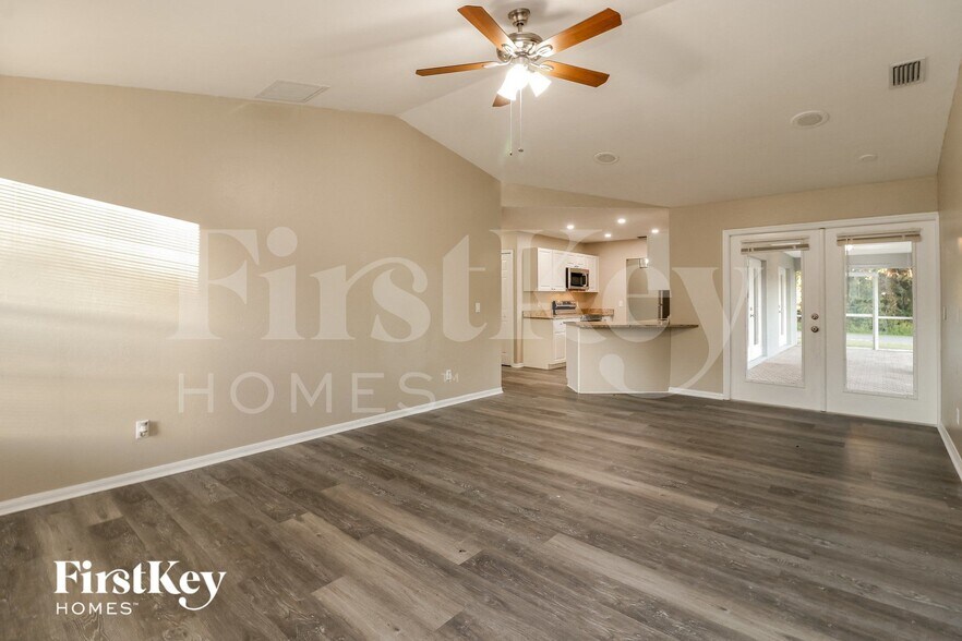 Building Photo - 2607 Thomas Ln