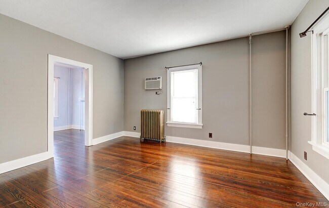 Building Photo - 256 Nassau Rd