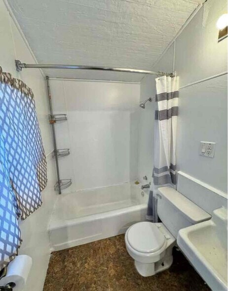 Building Photo - 1217 Taylor Ave