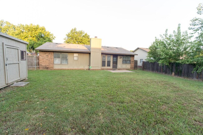 Building Photo - 9215 S 92nd E Ave