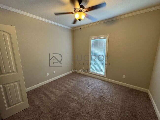 Building Photo - 120 Marion Dr