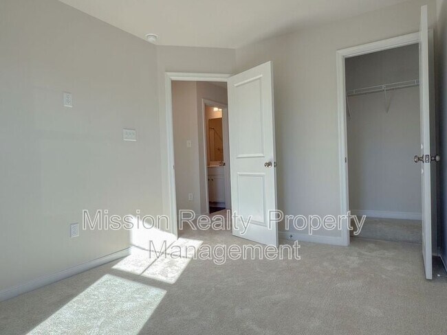 Building Photo - 14639 Hancock Towns Dr