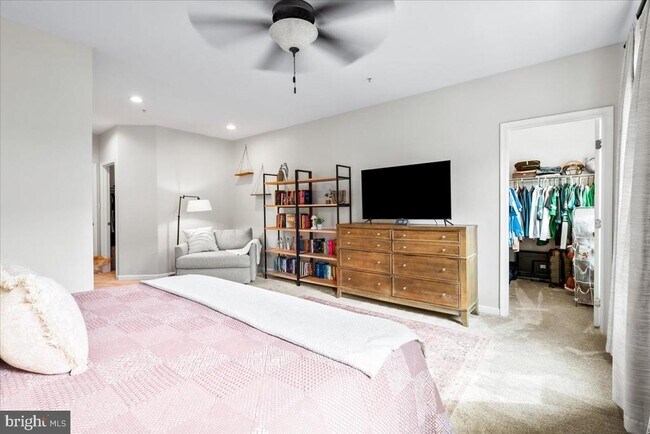 Building Photo - 6412 Walcott Ln