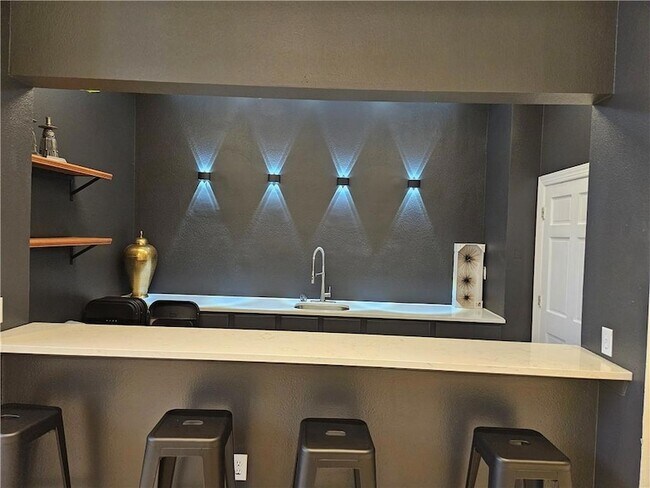 Building Photo - 3777 Peachtree Rd NE