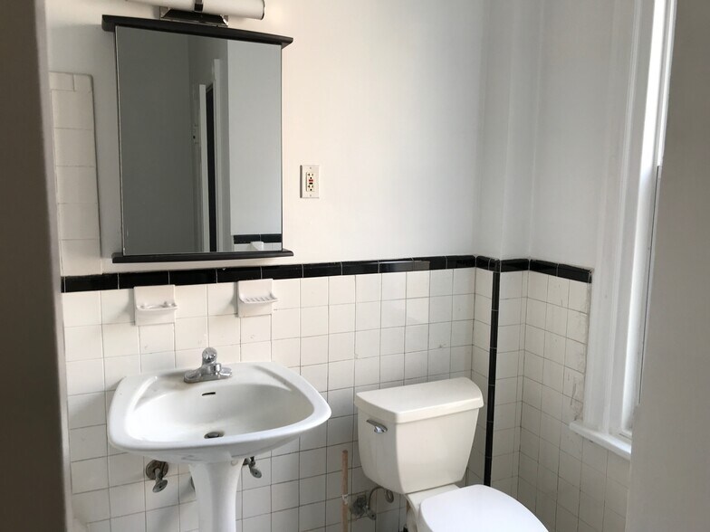 Bathroom - 1508 17th St NW