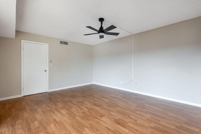 Building Photo - 941 Springdale Cir