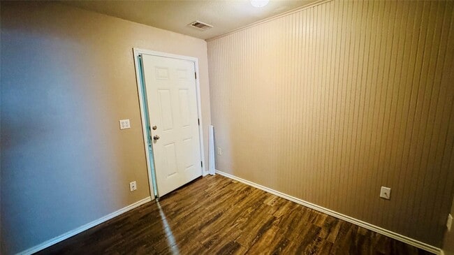Building Photo - 4007 Hunter's Ridge Dr