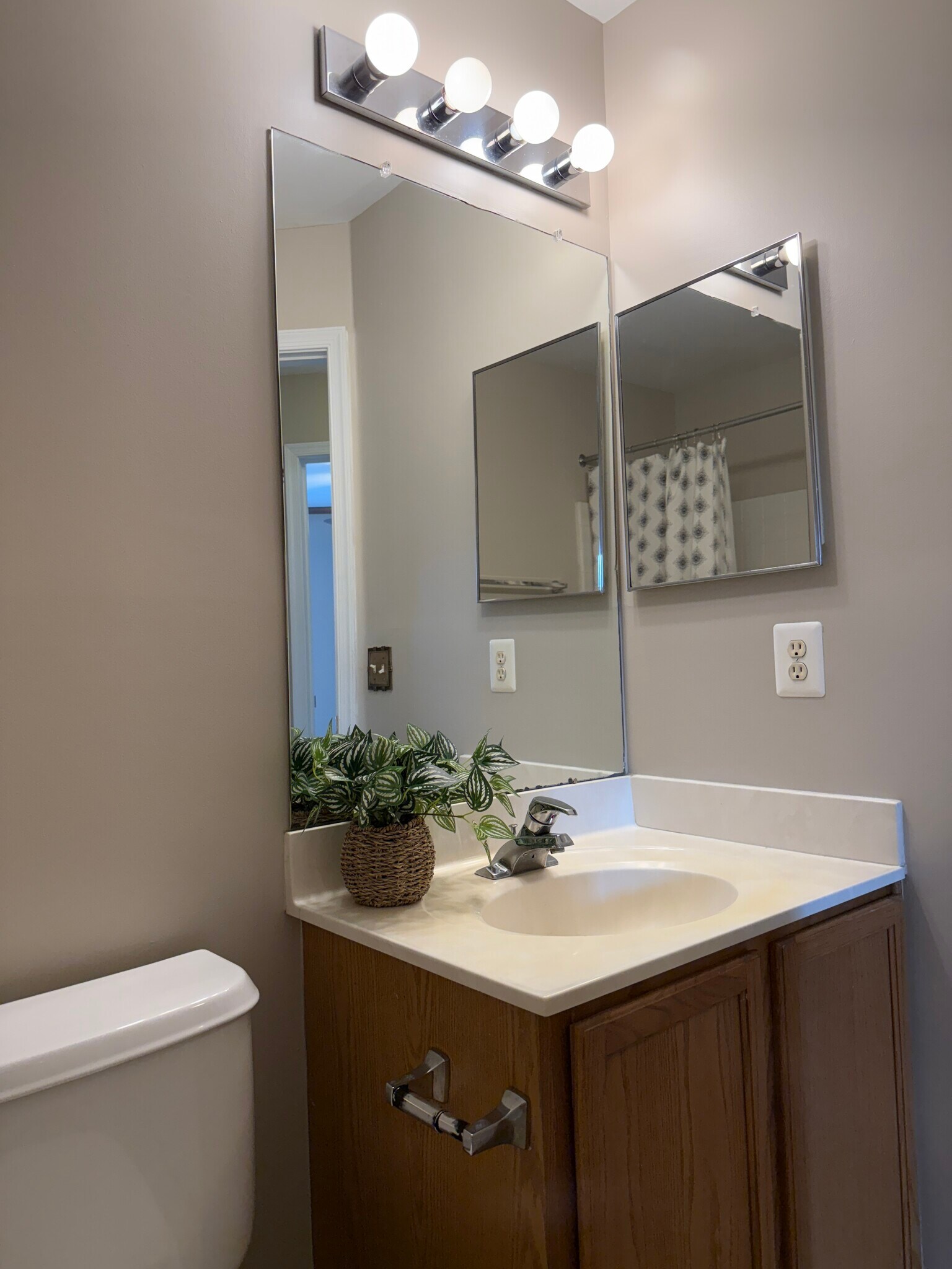 Building Photo - 140 Eastridge Cir