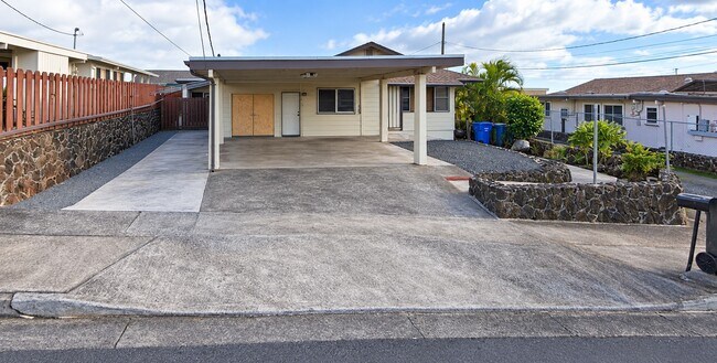 Building Photo - 1551 Kuahaka St
