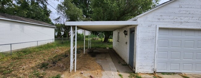 Building Photo - Beautiful 3 Bedroom 1 Bath 1550.00