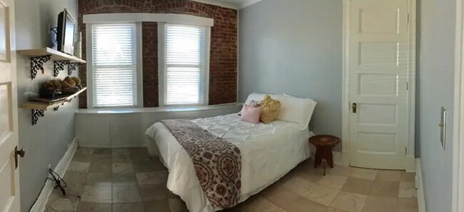 Building Photo - 643 Fort Wayne Ave