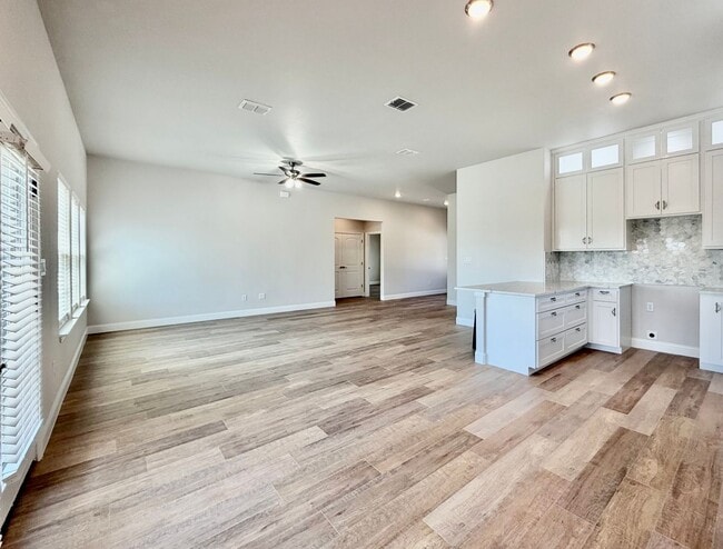 Building Photo - Brand New Showstopper!