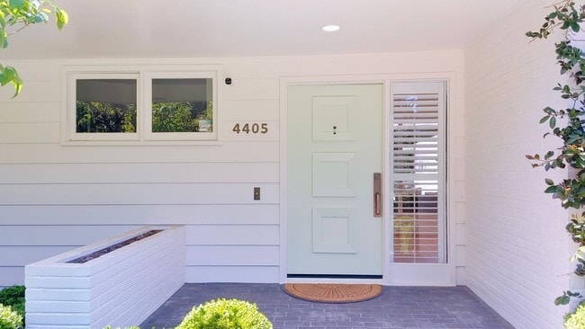 Building Photo - Broadmoor Mid-Century 3 Bedroom Ranch With...