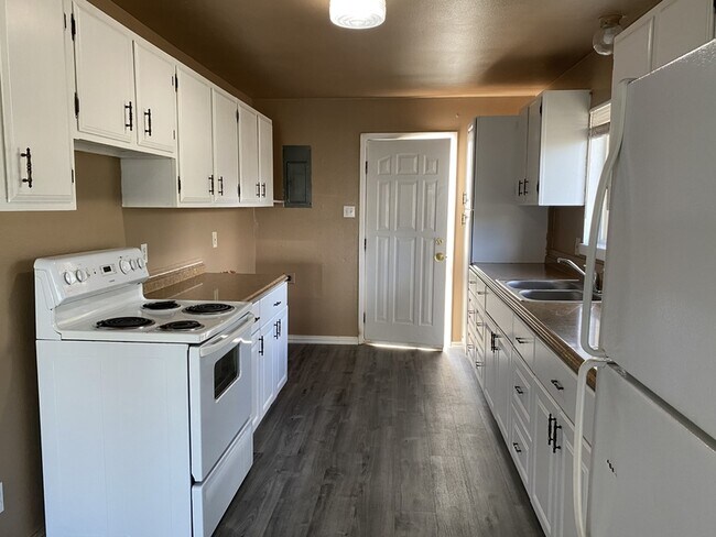 Building Photo - 267 W 500 N