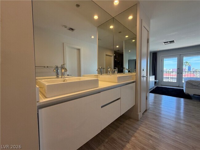 Building Photo - 3988 Delos Dr