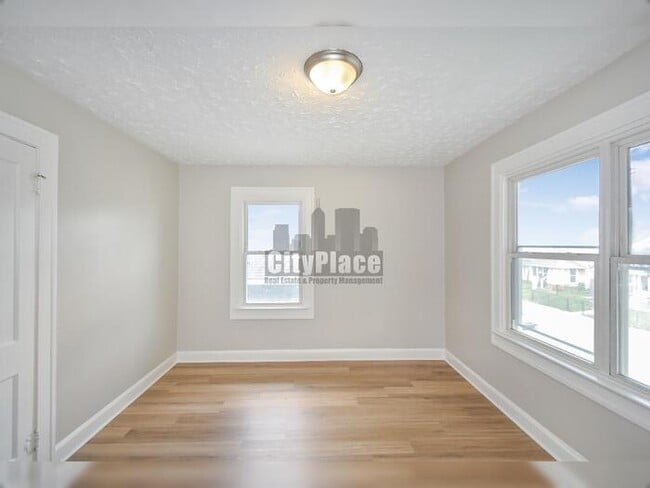 Building Photo - 608 N Oakland Ave