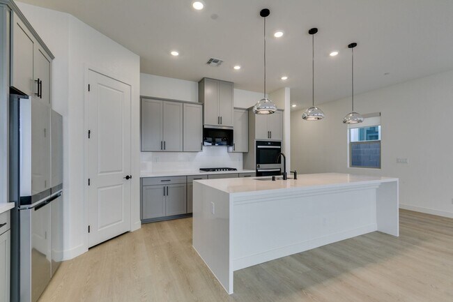 Building Photo - Brand New 4 Bedroom + Den/Office in Summerlin