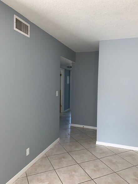 Building Photo - 1301 NW 12th Ave
