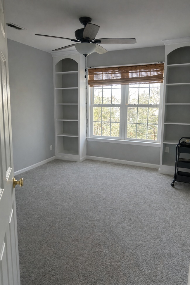 Building Photo - 8906 Sawgrass Pl