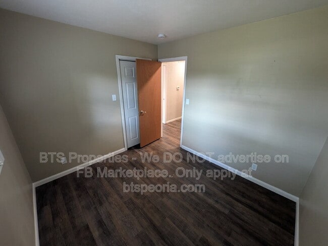 Building Photo - 306 Parkview Dr
