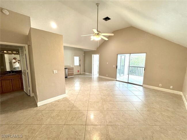 Building Photo - 6560 Sandalwood Ln