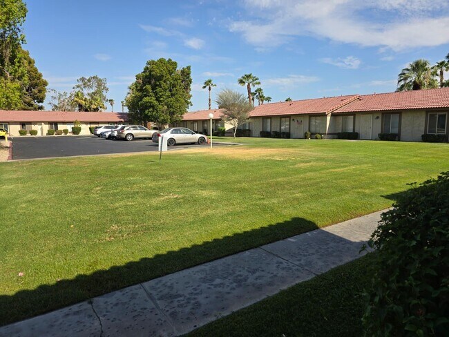 Building Photo - 82075 Country Club Dr