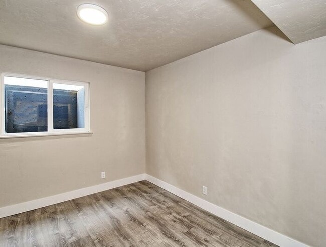 Building Photo - Nice 3 Bed 1 Bath Basement Apartment Close to Downtown GJ