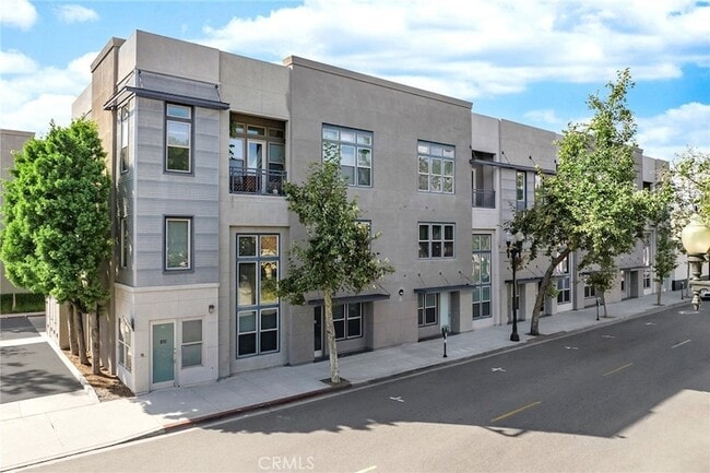 Building Photo - 210 N Spurgeon St