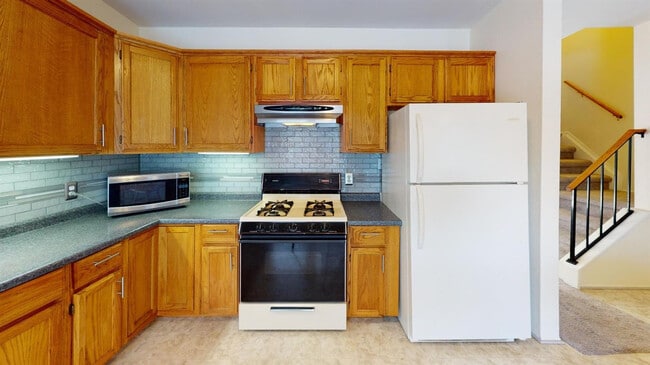 Building Photo - 3008 Bolgos Cir