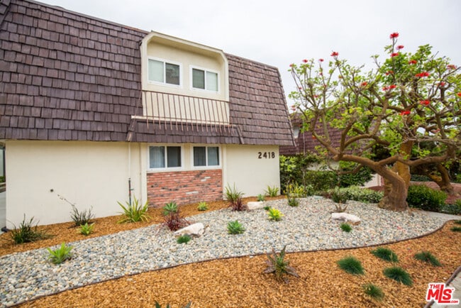 Building Photo - 2418 Graham Ave