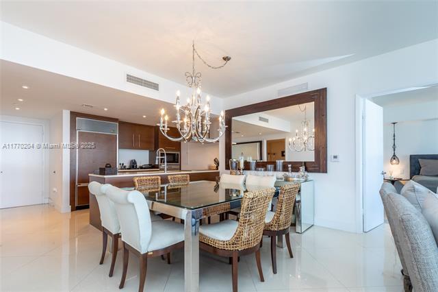 Building Photo - 495 Brickell Ave