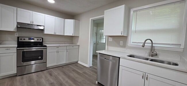 Building Photo - 3BR/2BA Home in Conover, North Carolina