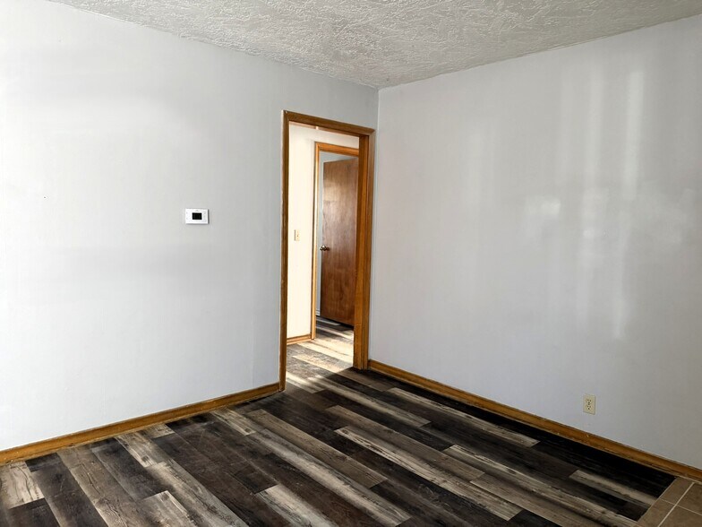 Building Photo - 2256 S Bonn St