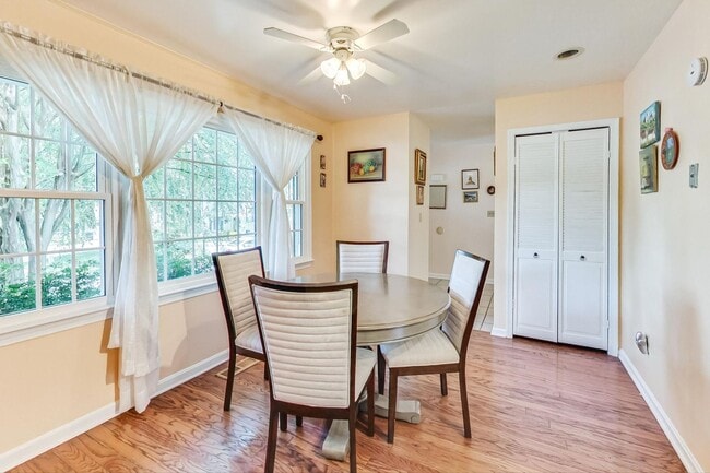 Building Photo - Nice SF 4bed+ 3 bath / close to Metro